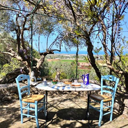 Bed and Breakfast Le Finestre Sul Mare Конверсано Экстерьер фото