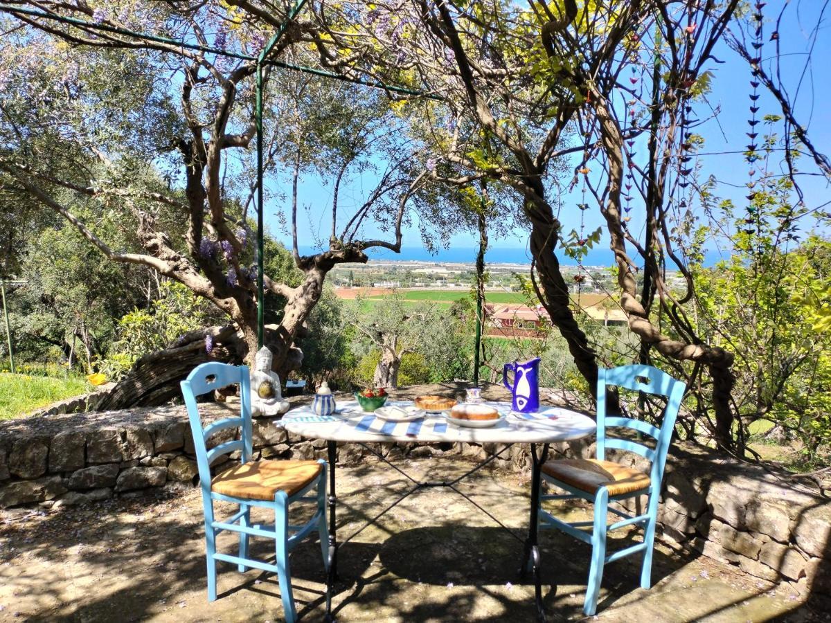 Bed and Breakfast Le Finestre Sul Mare Конверсано Экстерьер фото