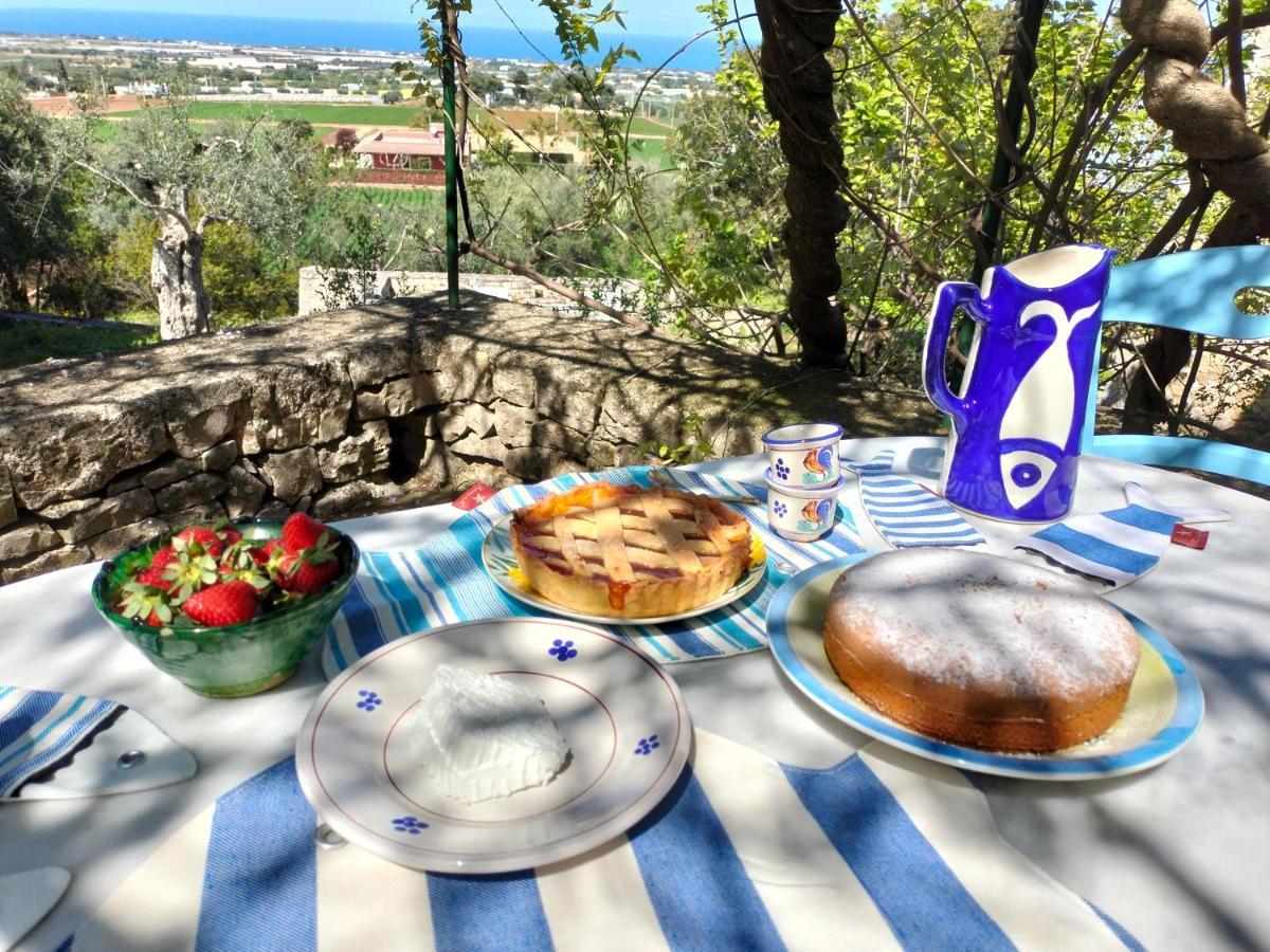 Bed and Breakfast Le Finestre Sul Mare Конверсано Экстерьер фото