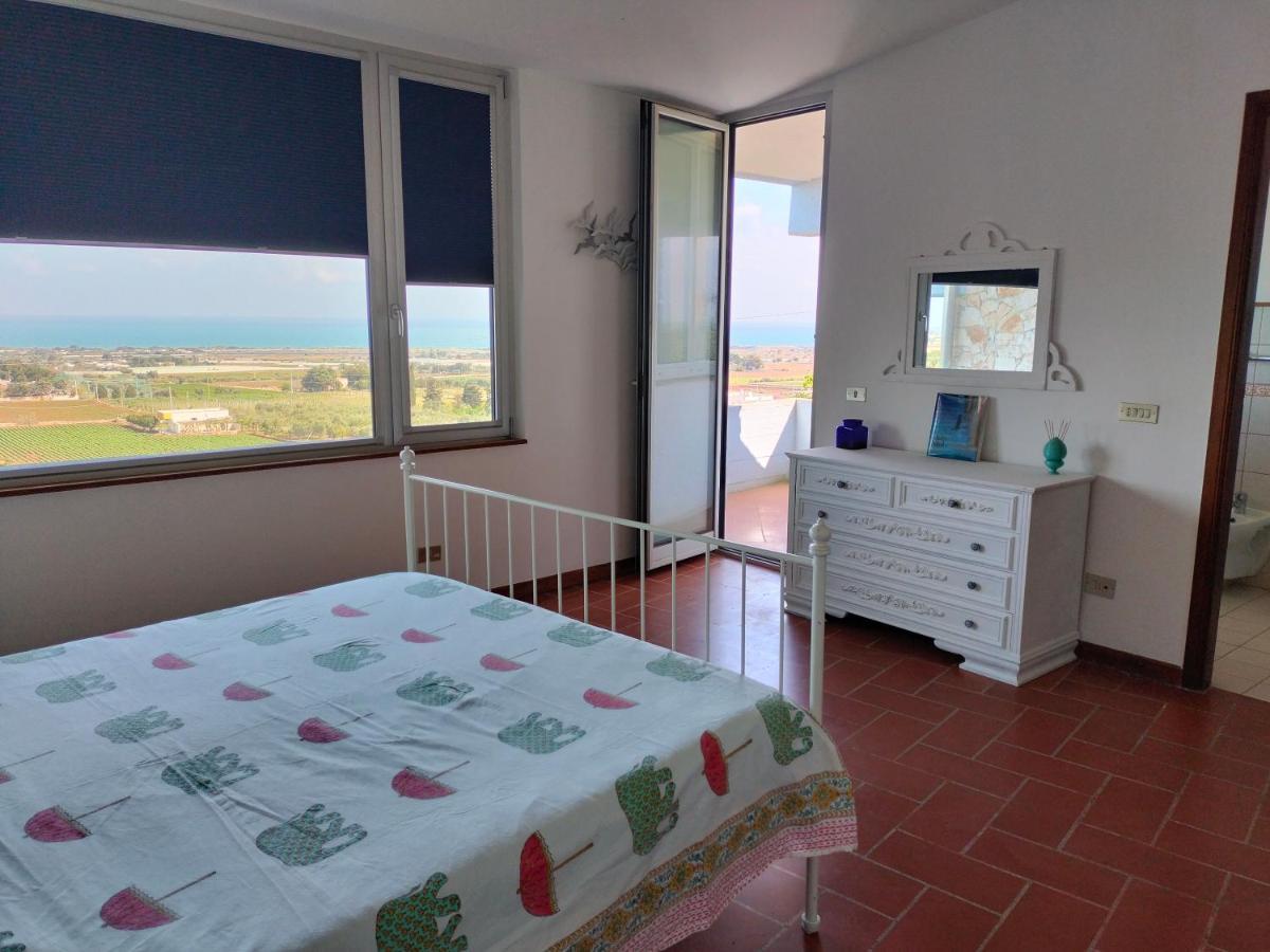 Bed and Breakfast Le Finestre Sul Mare Конверсано Экстерьер фото