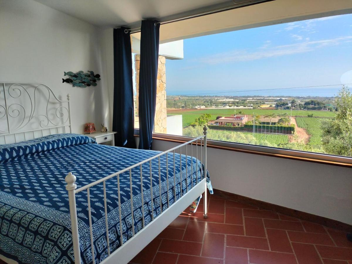 Bed and Breakfast Le Finestre Sul Mare Конверсано Экстерьер фото